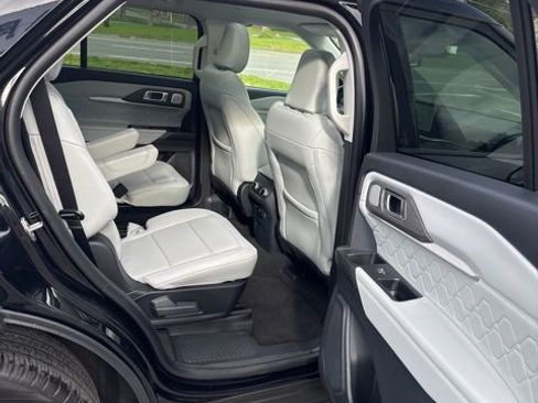 New 2026 Ford Explorer Platinum w/ LUX Leather Package AWD/4WD image 49