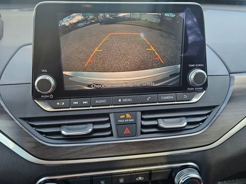 Used 2023 Nissan Altima 2.5 SV image 11