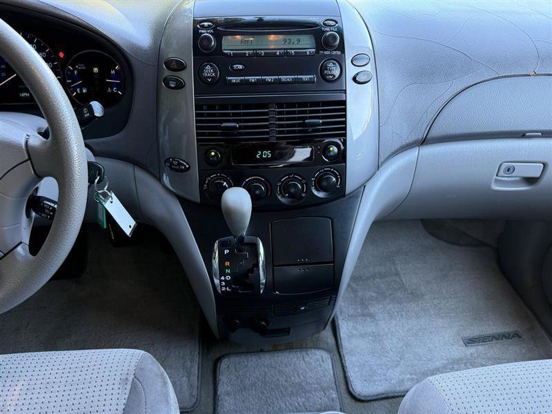 Used 2007 Toyota Sienna CE FWD image 22