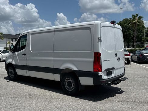 Used 2025 Mercedes-Benz Sprinter 2500 image 12