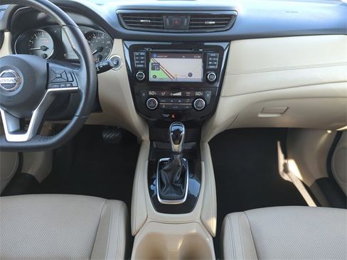 Used 2017 Nissan Rogue SL image 23