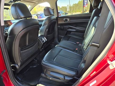 Used 2022 Kia Sorento S w/ Panoramic Sunroof Package AWD/4WD image 13