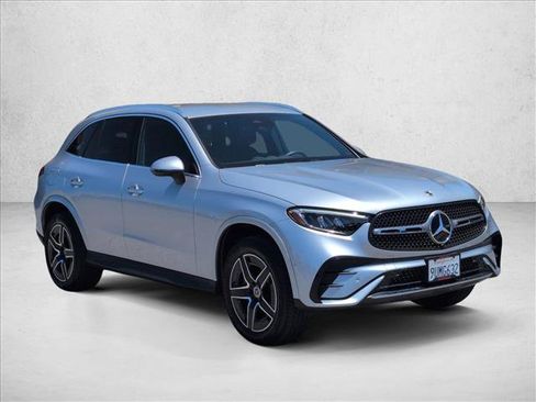Used 2025 Mercedes-Benz GLC 350e 4MATIC image 3