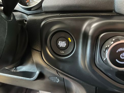 Used 2021 Jeep Gladiator Overland w/ Popular Equipment Package image 23