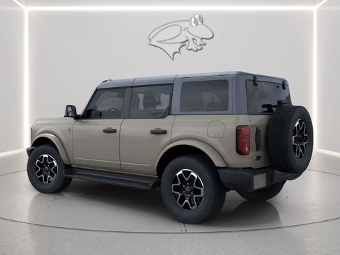 New 2026 Ford Bronco Outer Banks image 4