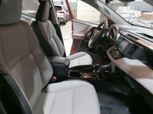 Used 2018 Toyota RAV4 Limited image 10