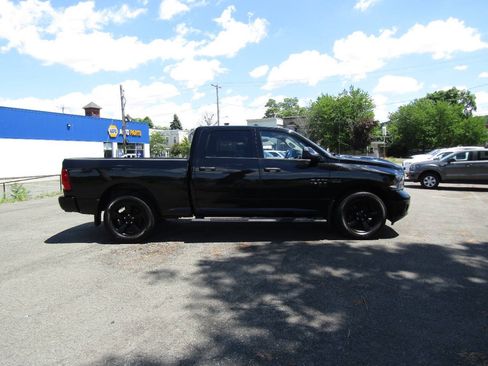 Used 2022 RAM 1500 Classic SLT AWD/4WD image 7