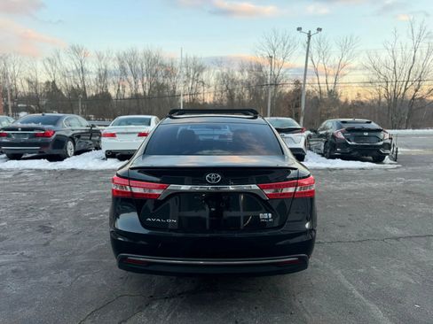 Used 2014 Toyota Avalon XLE Premium image 4