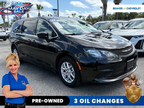 Used 2023 Chrysler Voyager LX FWD image 9