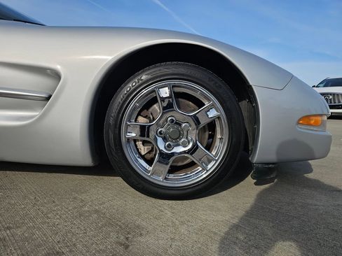Used 1998 Chevrolet Corvette Coupe image 11