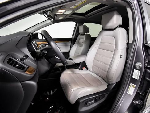 Used 2019 Honda CR-V Touring image 4