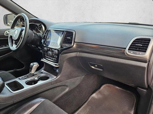 Used 2019 Jeep Grand Cherokee Altitude image 21