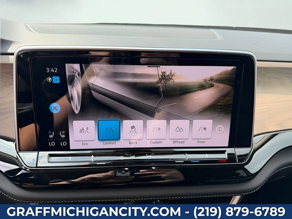Used 2026 Volkswagen Atlas SE AWD/4WD image 21