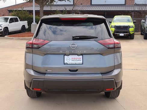 New 2026 Nissan Rogue SV w/ Cold Weather Package FWD image 3