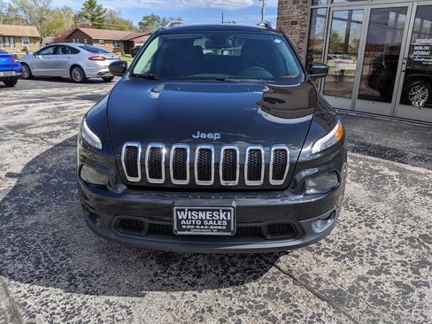 Used 2016 Jeep Cherokee Latitude w/ Cold Weather Group AWD/4WD image 8