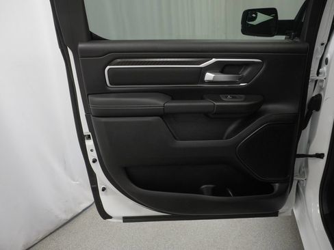 New 2026 RAM 1500 4x4 Crew Cab image 28