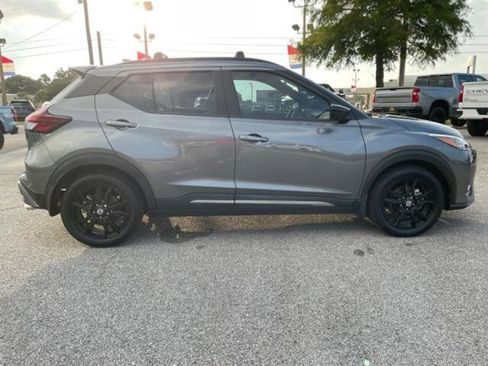 Used 2021 Nissan Kicks SR w/ SR Premium Package image 8