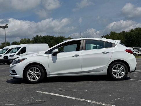 Used 2017 Chevrolet Cruze LT FWD image 5