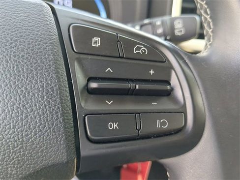 Used 2023 Hyundai Venue SEL image 26