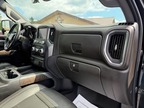 Used 2022 GMC Sierra 2500 Denali w/ Denali Ultimate Package image 12