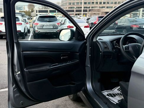 Used 2022 Mitsubishi Outlander Sport ES image 9