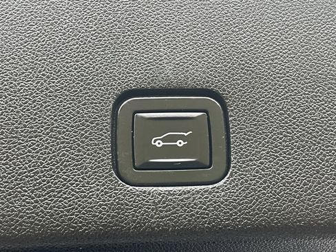 Used 2020 Cadillac XT6 Premium Luxury image 23