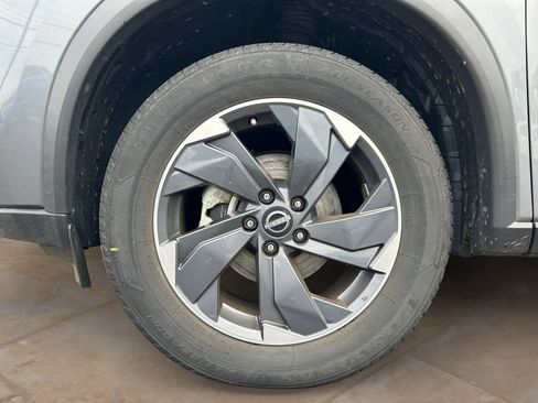 Used 2024 Nissan Rogue SV FWD image 14