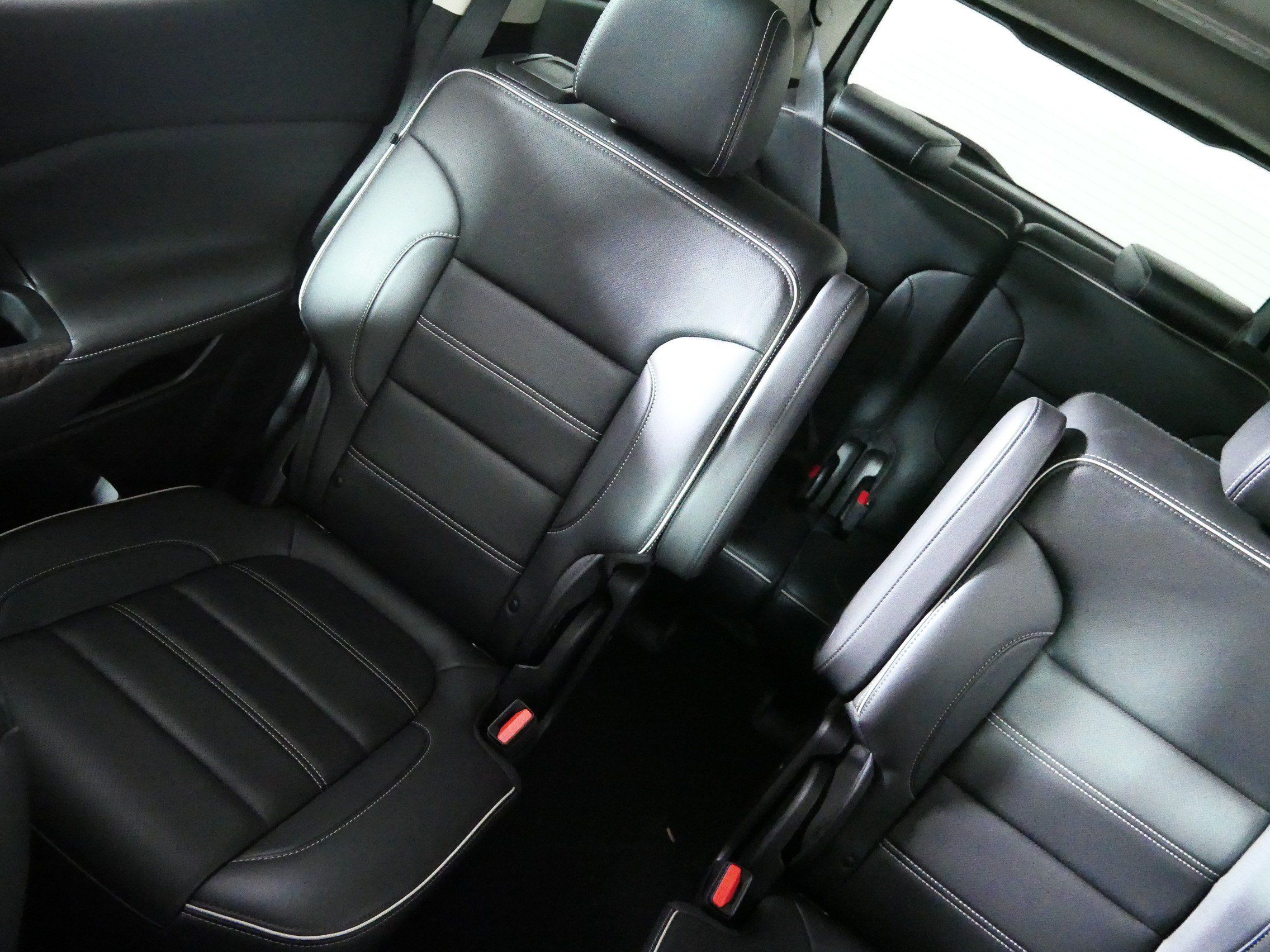 Used 2023 GMC Acadia Denali w/ Denali Ultimate Package AWD/4WD image 12