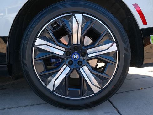 Used 2023 BMW iX xDrive50 w/ Sport Package AWD/4WD image 44