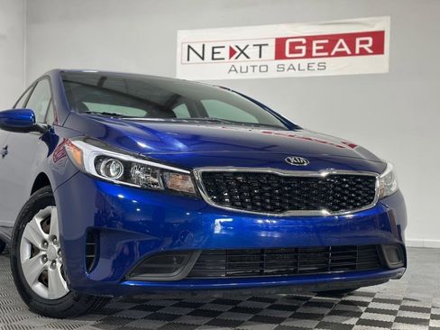 Used 2017 Kia Forte LX FWD image 3