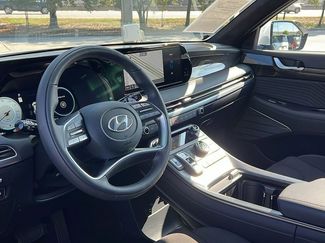 Used 2025 Hyundai Palisade Calligraphy video 2