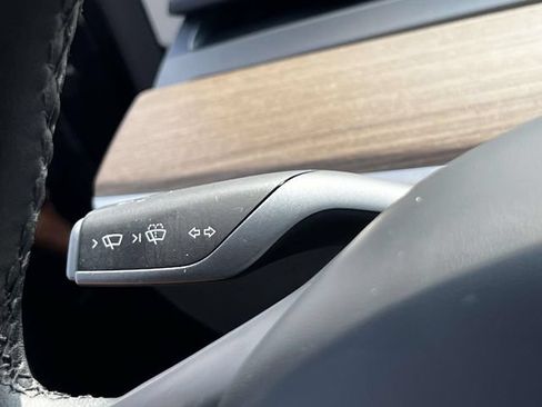 Used 2025 Tesla Model Y Long Range AWD/4WD image 23