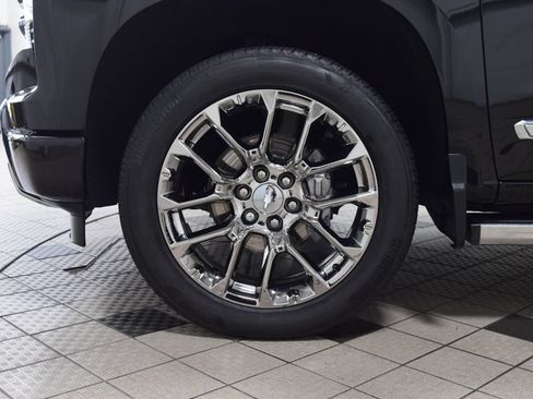 Used 2025 Chevrolet Silverado 1500 High Country AWD/4WD image 29
