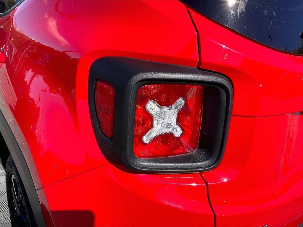 Used 2023 Jeep Renegade Altitude AWD/4WD image 28