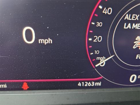 Used 2022 Volkswagen Taos SEL w/ Panoramic Sunroof Package image 24