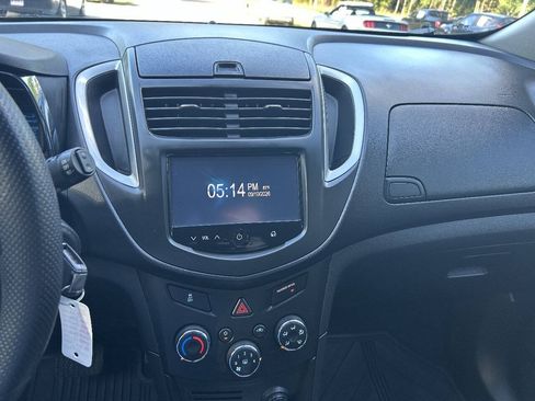 Used 2016 Chevrolet Trax LS FWD image 18