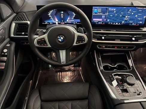 Used 2025 BMW X7 xDrive40i w/ M Sport Package AWD/4WD image 28