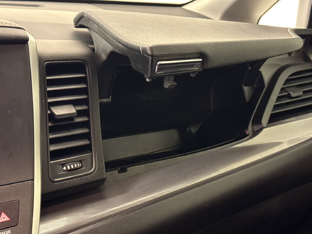 Used 2020 Toyota Sienna SE FWD image 29
