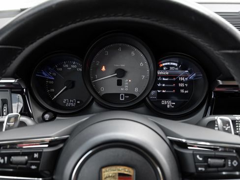 Certified 2023 Porsche Macan S AWD/4WD image 14