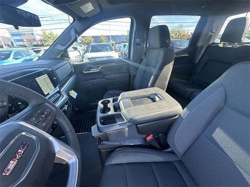 New 2026 GMC Sierra 1500 Elevation image 17