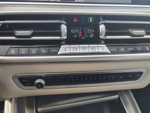 Used 2021 BMW X5 M50i image 24