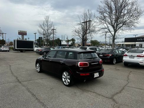 Used 2017 MINI Cooper Clubman image 4