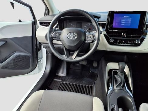 Used 2025 Toyota Corolla LE w/ Convenience Package image 14