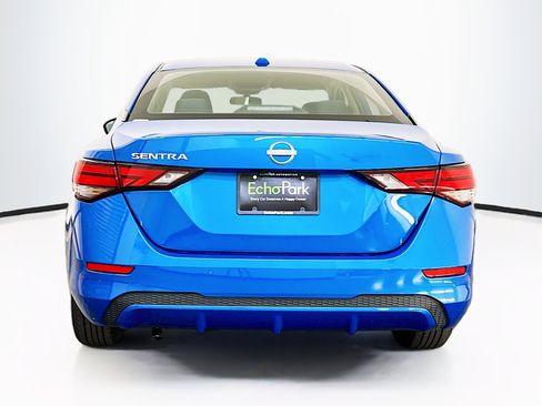 Used 2025 Nissan Sentra SV image 7