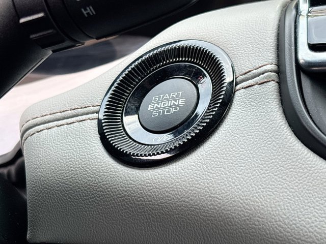 Used 2025 Jeep Compass Limited AWD/4WD image 16