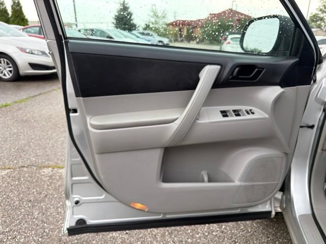 Used 2010 Toyota Highlander 4WD image 17