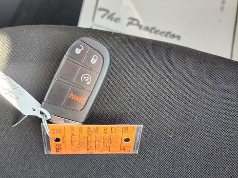 Used 2020 Jeep Renegade Latitude w/ Cold Weather Group image 29