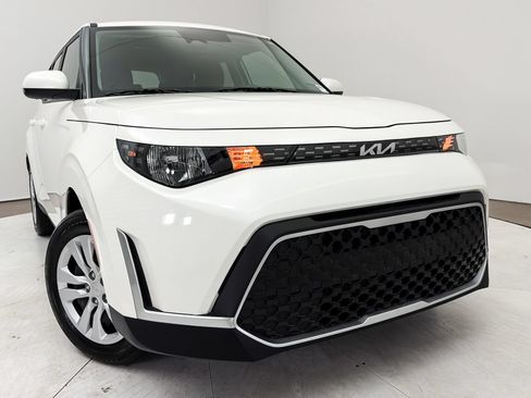 Certified 2025 Kia Soul LX FWD image 2
