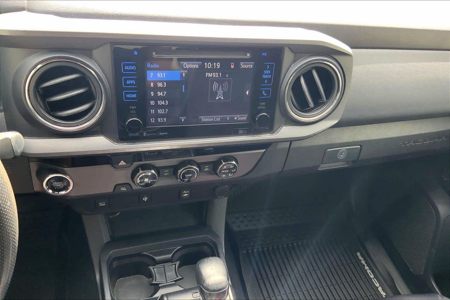 Used 2017 Toyota Tacoma 2WD Double Cab image 34