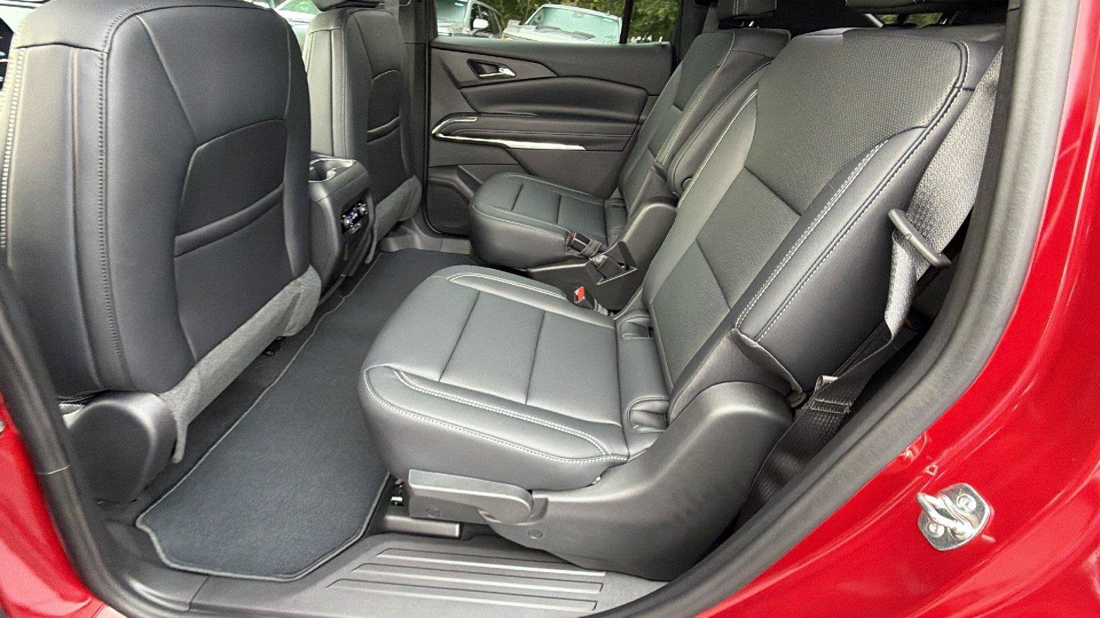 New 2027 Chevrolet Traverse LT w/ Sun and Wheel Package FWD image 20